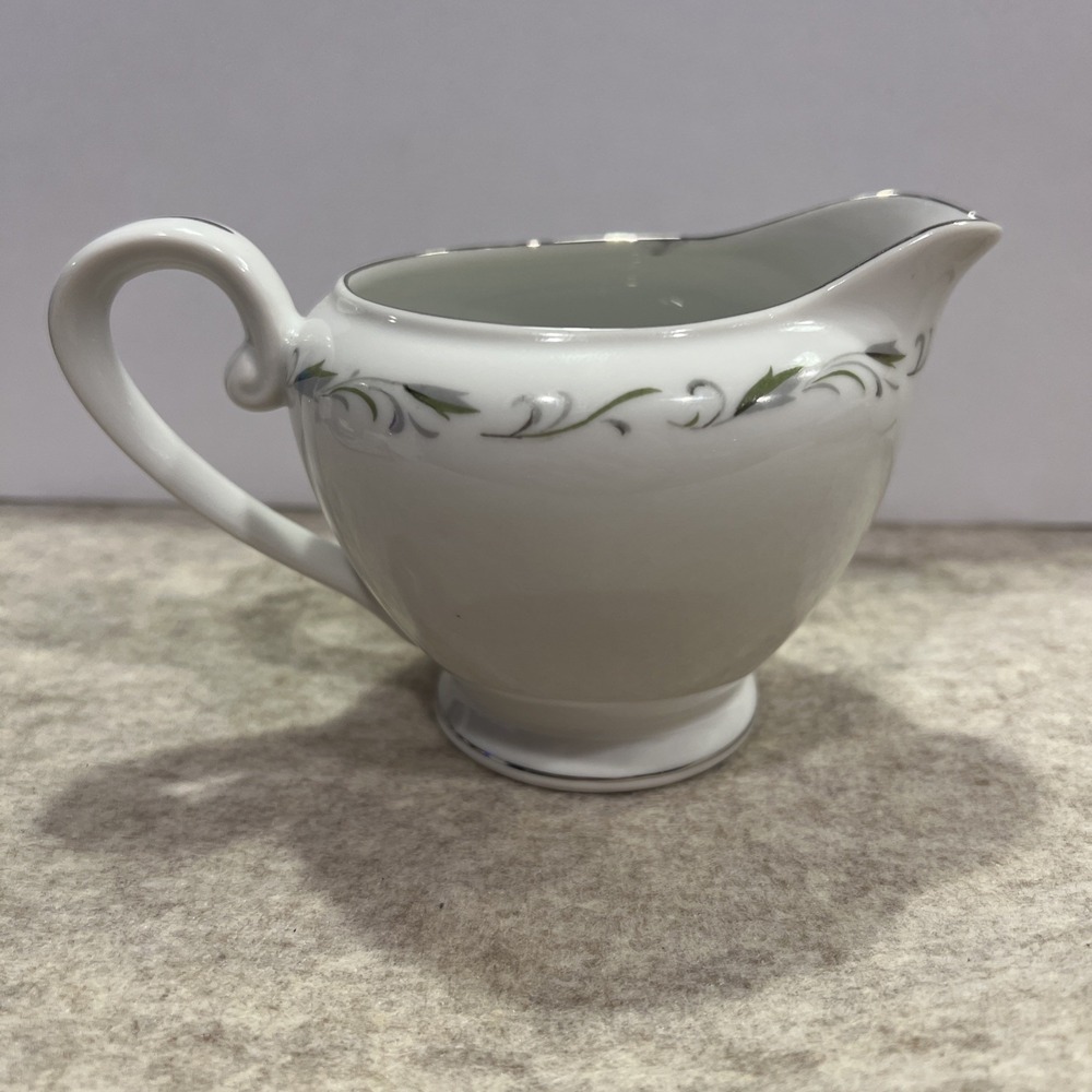 Diamond  ( Japan ) China Romance‎ Cream Pitcher Creamer EUC